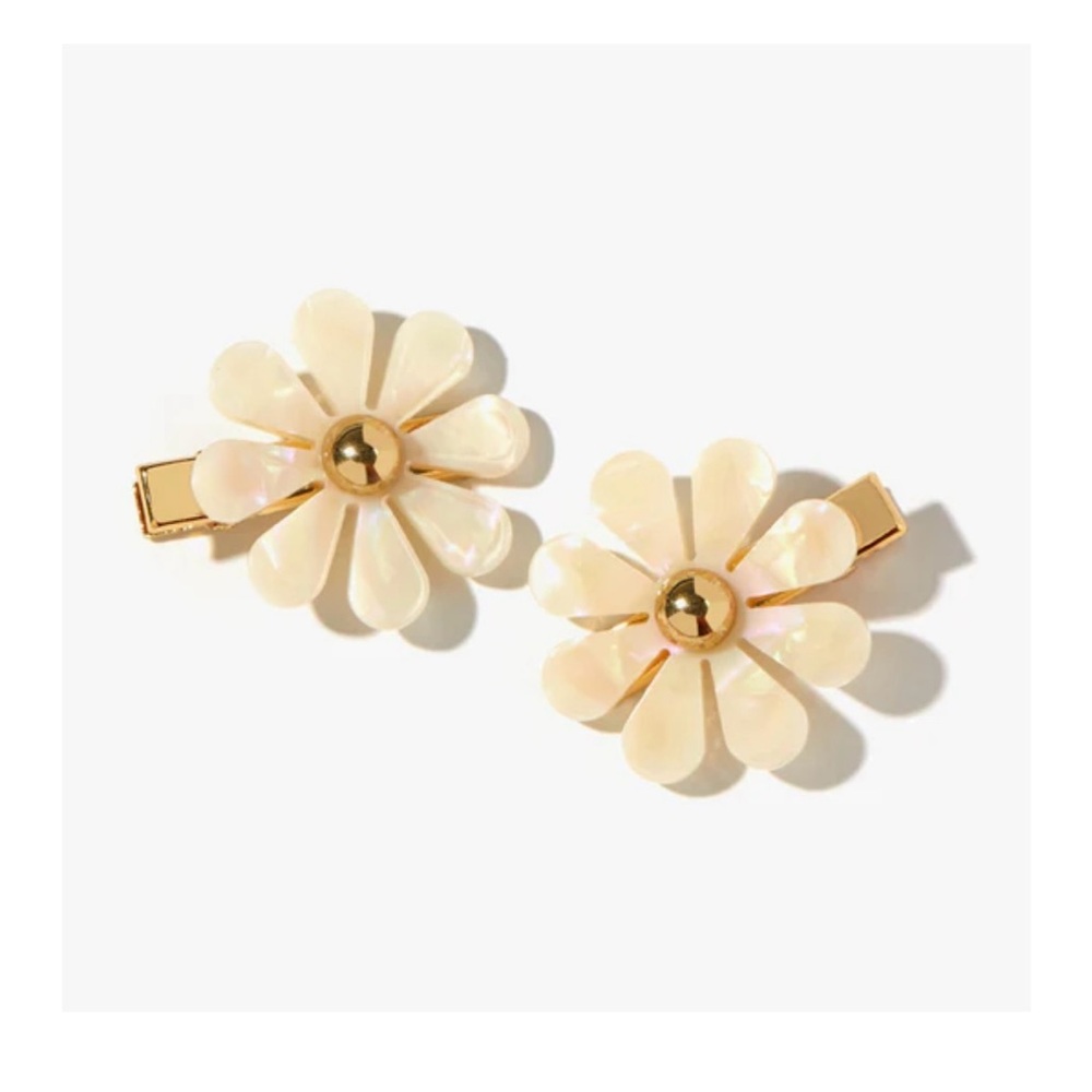 Each Perfectly Pearl Flower Barrettes